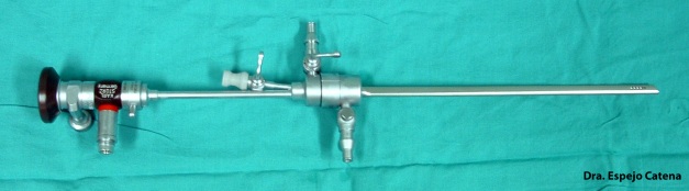 Histeroscopio diagnóstico con canal operatorio